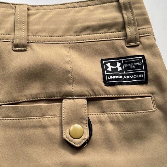 Under Armour Heat Gear Loose Khaki Shorts Mens 30x9.5 - Picture 5 of 9